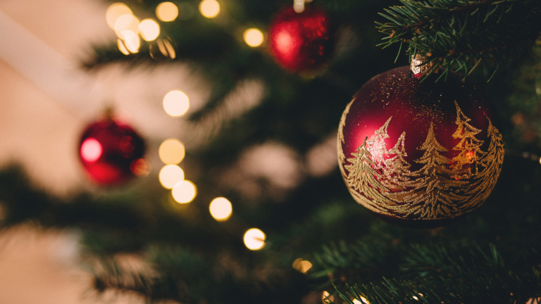 6 Things That Break Christmas Traditions You Should Do